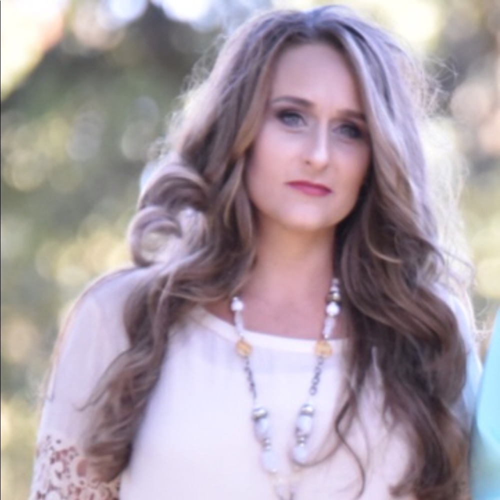 Meet your Posher, Julie